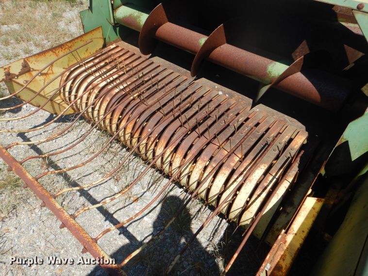 image for item DI2322 John Deere 347 small square baler