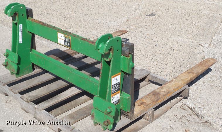 image for item EM9211 John Deere wheel loader forks