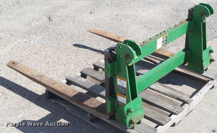 image for item EM9211 John Deere wheel loader forks