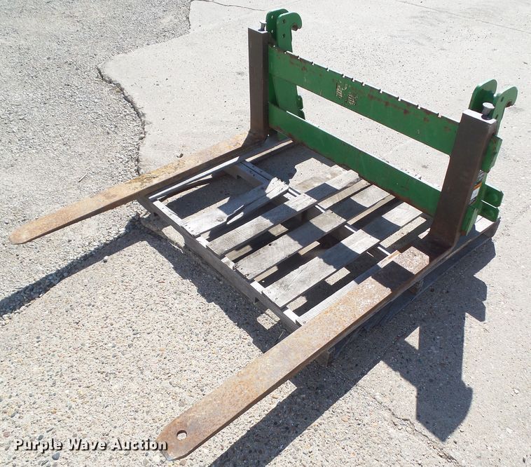 image for item EM9211 John Deere wheel loader forks