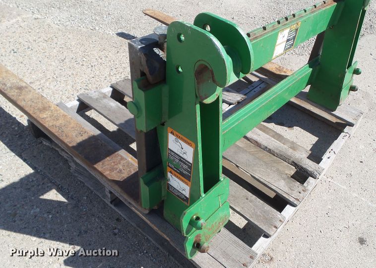 image for item EM9211 John Deere wheel loader forks
