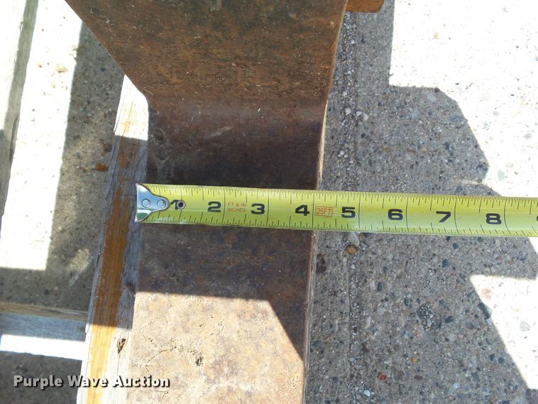 image for item EM9211 John Deere wheel loader forks