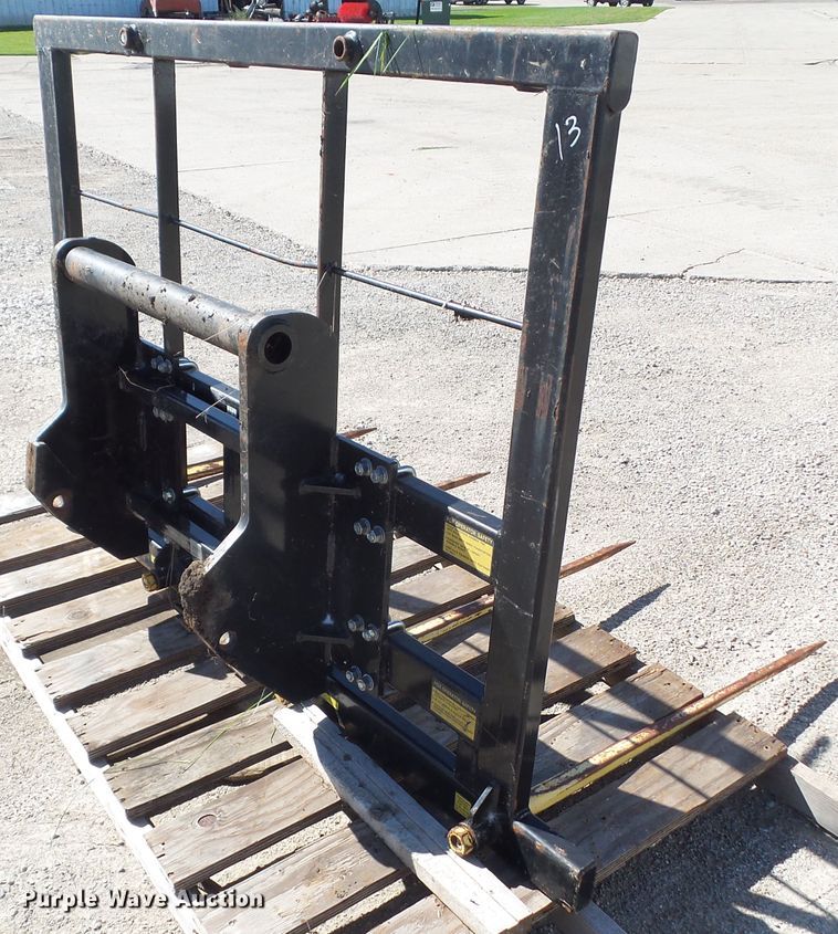 image for item EM9212 MDS square bale spear