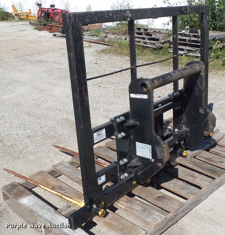 image for item EM9212 MDS square bale spear