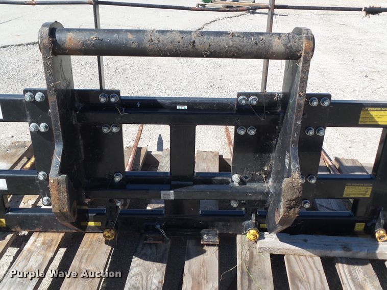 image for item EM9212 MDS square bale spear