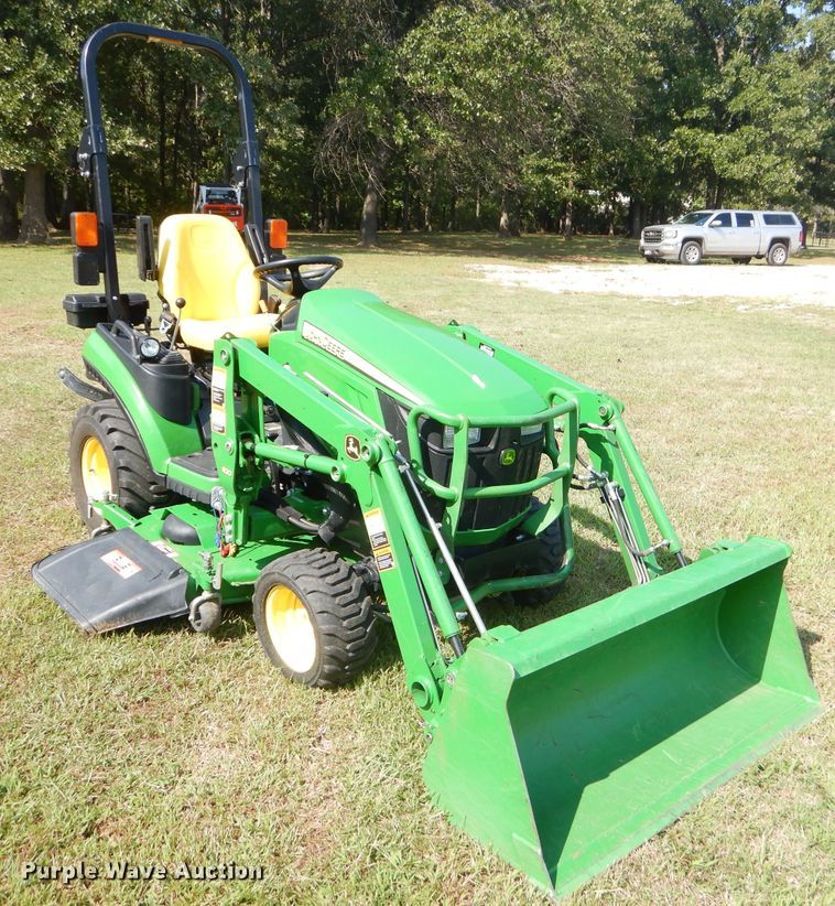 image for item FC9957 2015 John Deere 1025R tractor