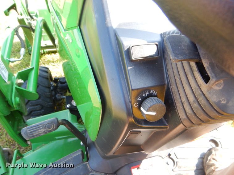 image for item FC9957 2015 John Deere 1025R tractor