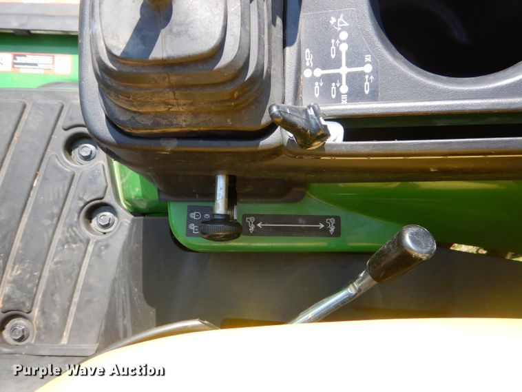 image for item FC9957 2015 John Deere 1025R tractor