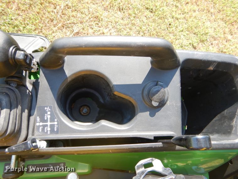 image for item FC9957 2015 John Deere 1025R tractor