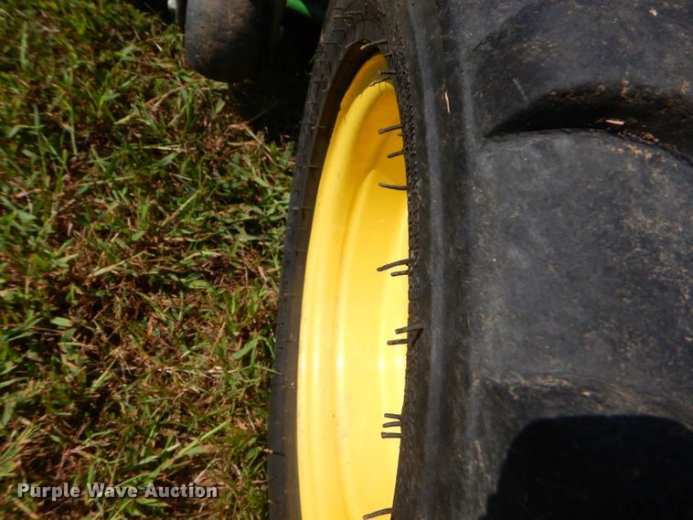 image for item FC9957 2015 John Deere 1025R tractor