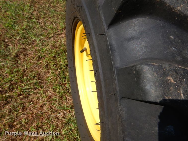 image for item FC9957 2015 John Deere 1025R tractor