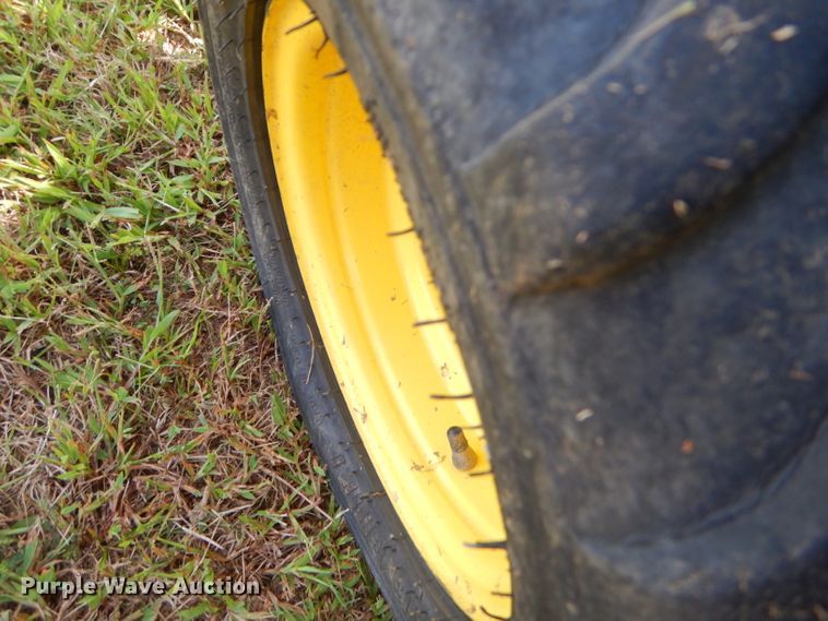 image for item FC9957 2015 John Deere 1025R tractor