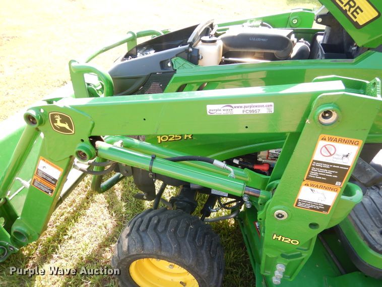 image for item FC9957 2015 John Deere 1025R tractor
