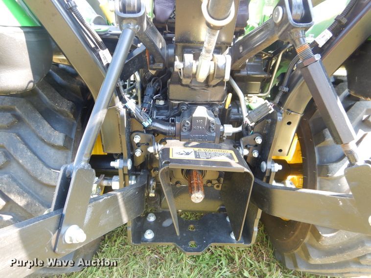 image for item FC9957 2015 John Deere 1025R tractor