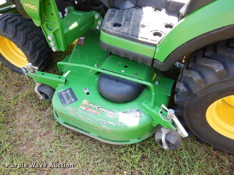 image for item FC9957 2015 John Deere 1025R tractor