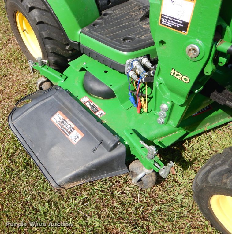 image for item FC9957 2015 John Deere 1025R tractor