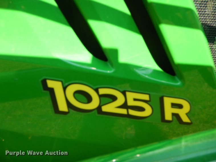 image for item FC9957 2015 John Deere 1025R tractor