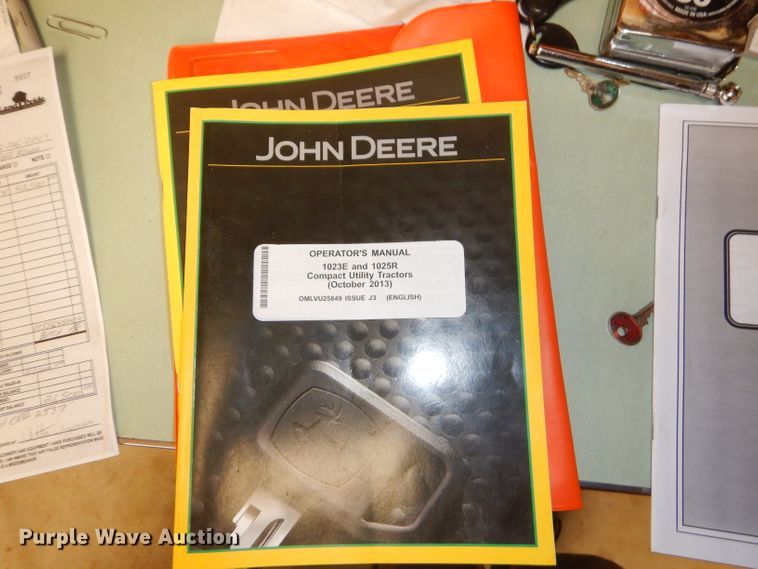 image for item FC9957 2015 John Deere 1025R tractor