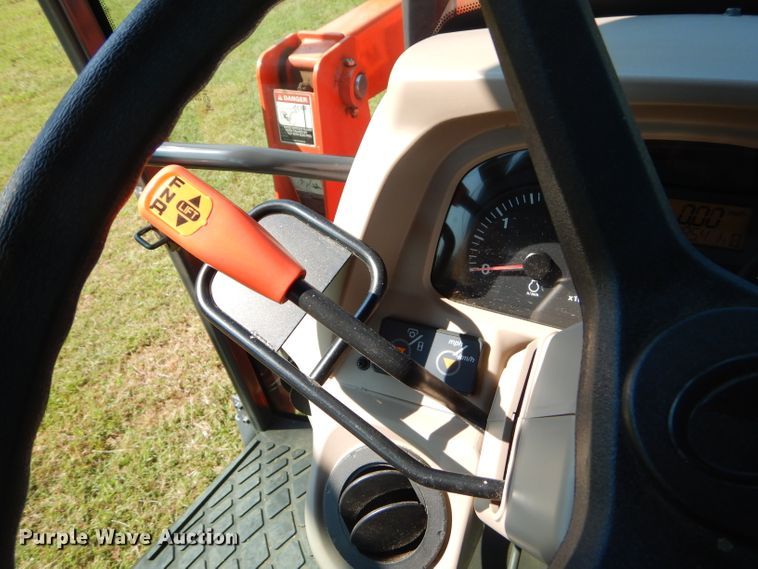 image for item FC9958 Kubota M7060 tractor