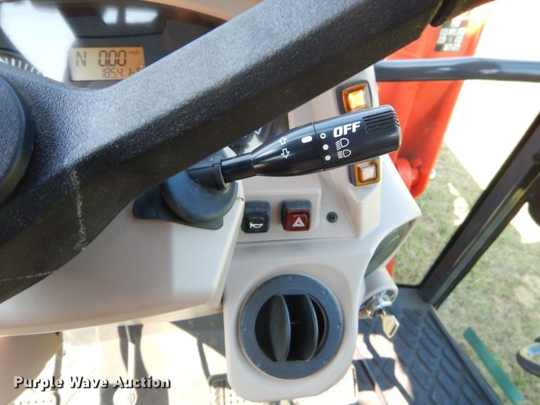 image for item FC9958 Kubota M7060 tractor