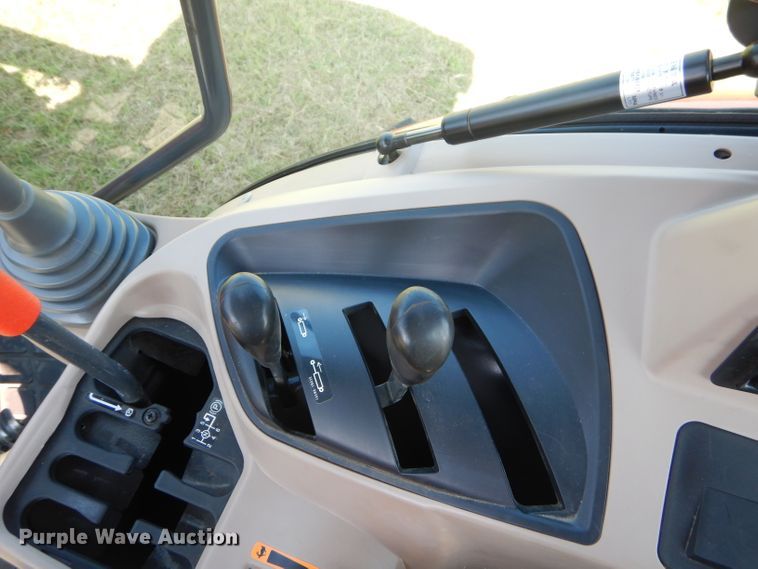 image for item FC9958 Kubota M7060 tractor