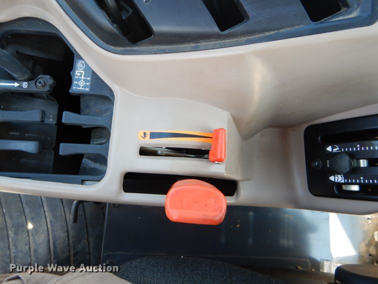 image for item FC9958 Kubota M7060 tractor