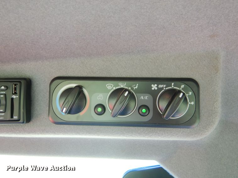 image for item FC9958 Kubota M7060 tractor