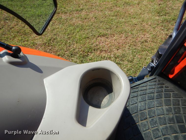 image for item FC9958 Kubota M7060 tractor