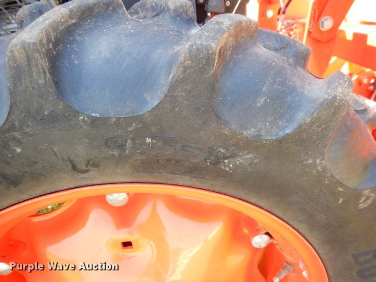 image for item FC9958 Kubota M7060 tractor