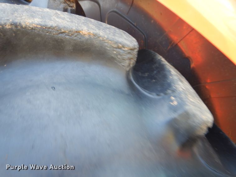 image for item FC9958 Kubota M7060 tractor