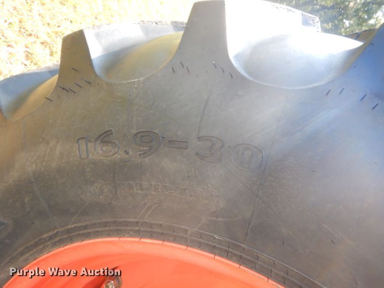 image for item FC9958 Kubota M7060 tractor