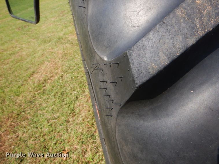 image for item FC9958 Kubota M7060 tractor