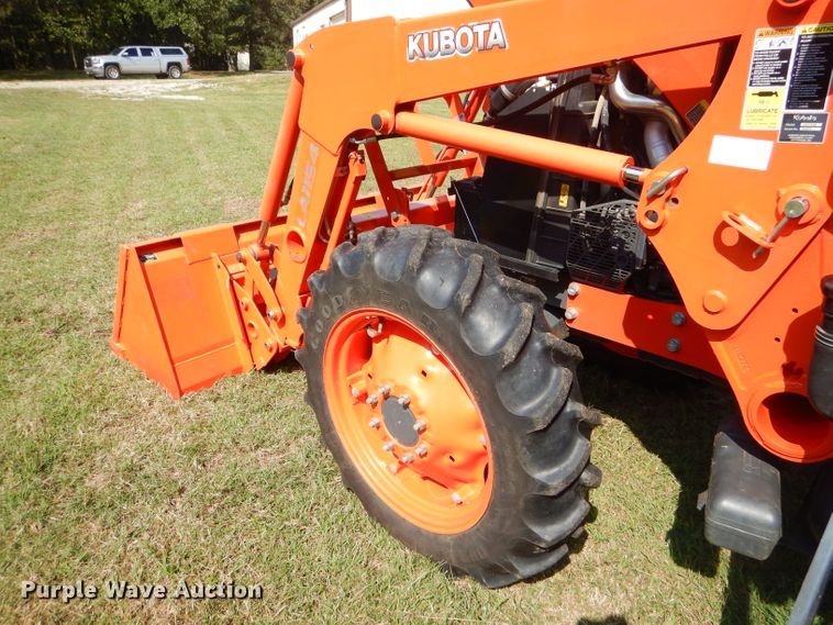 image for item FC9958 Kubota M7060 tractor