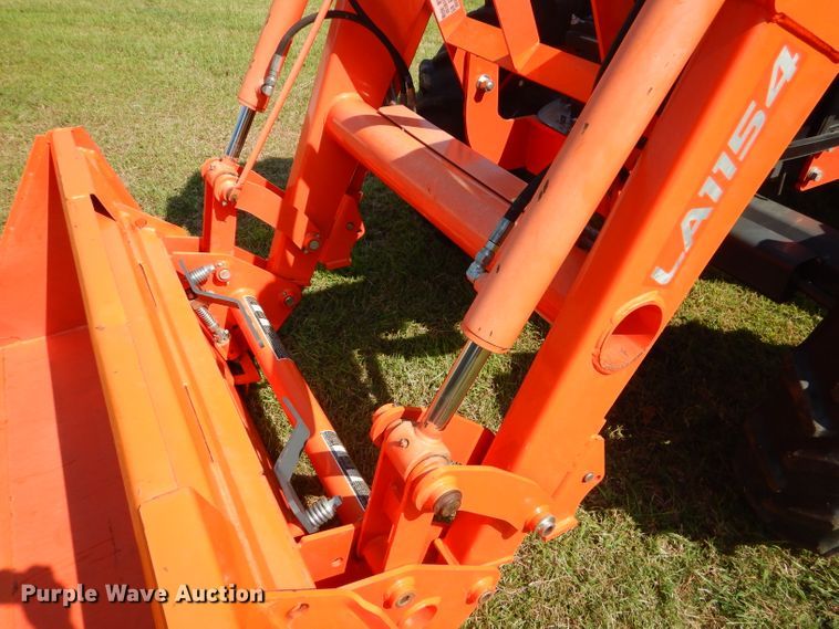 image for item FC9958 Kubota M7060 tractor