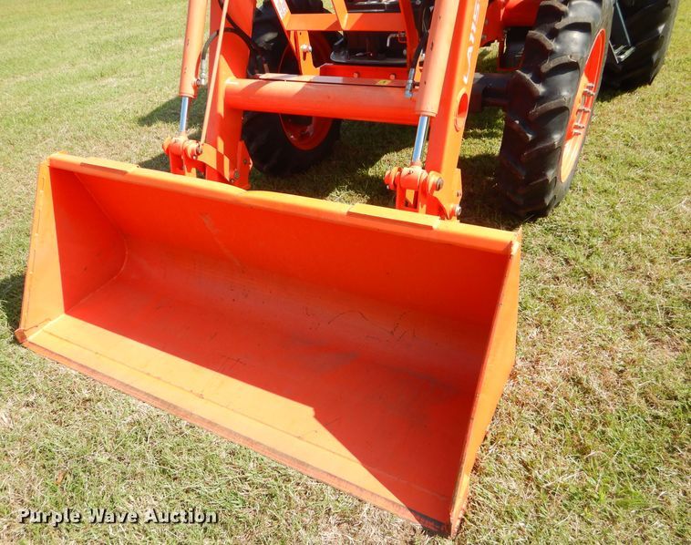 image for item FC9958 Kubota M7060 tractor