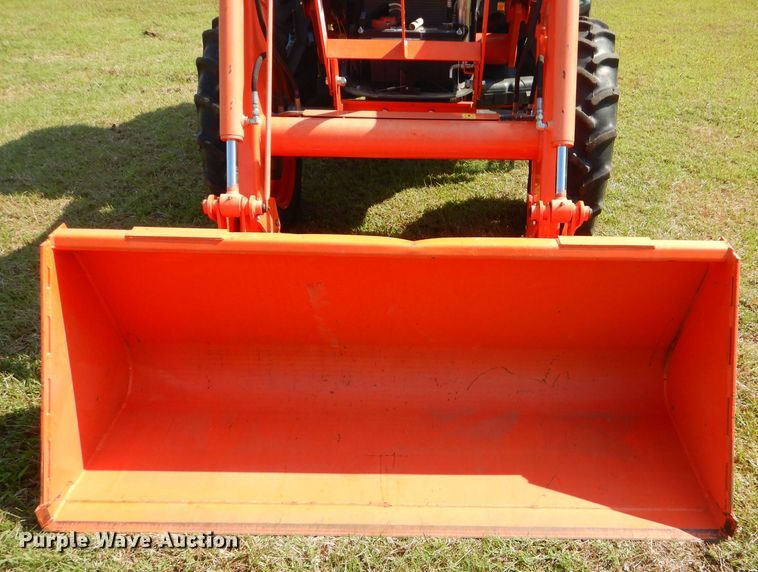 image for item FC9958 Kubota M7060 tractor