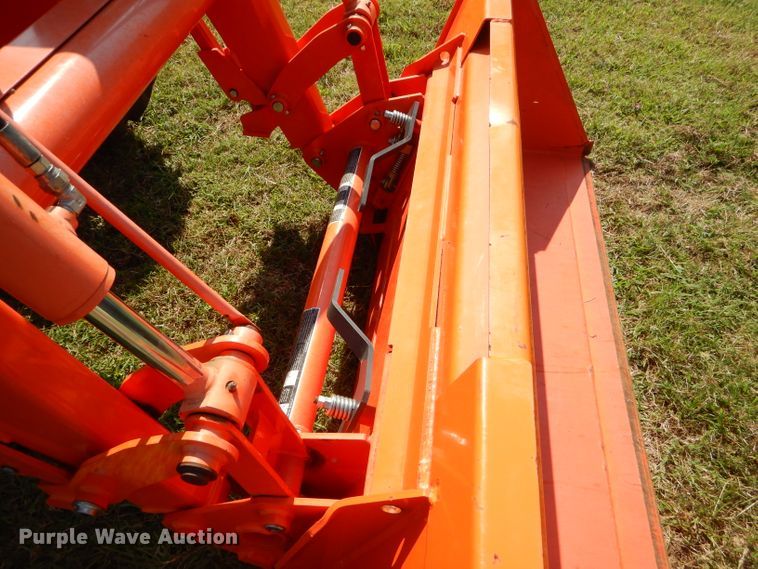 image for item FC9958 Kubota M7060 tractor