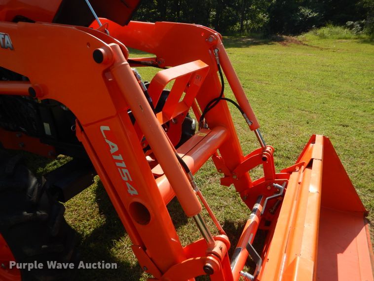 image for item FC9958 Kubota M7060 tractor