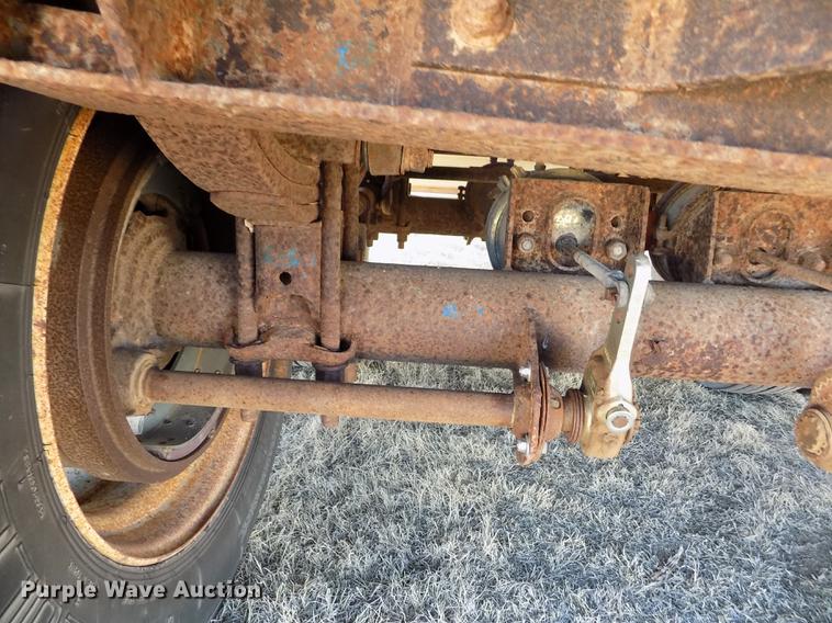 image for item FH9033 1984 Corn Husker 800 double hopper bottom grain trailer