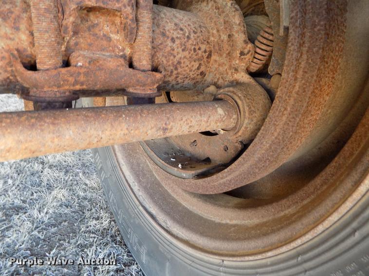 image for item FH9033 1984 Corn Husker 800 double hopper bottom grain trailer