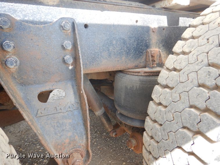 image for item FU9491 1977 Ford 9000 applicator truck