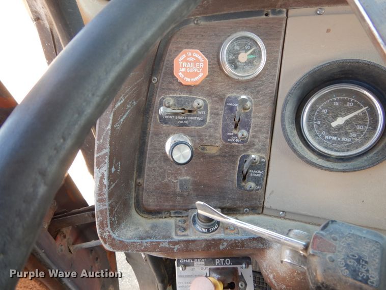 image for item FU9491 1977 Ford 9000 applicator truck