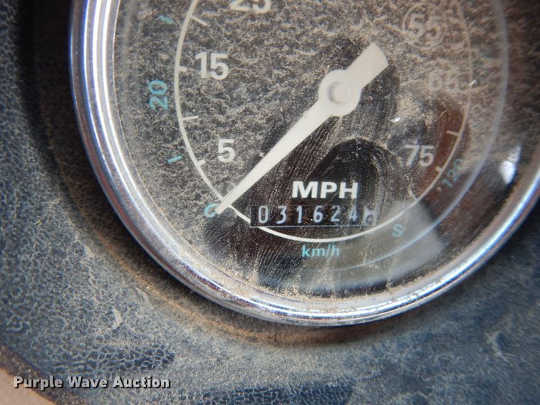 image for item FU9491 1977 Ford 9000 applicator truck