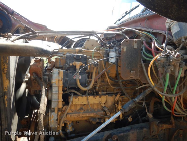 image for item FU9491 1977 Ford 9000 applicator truck