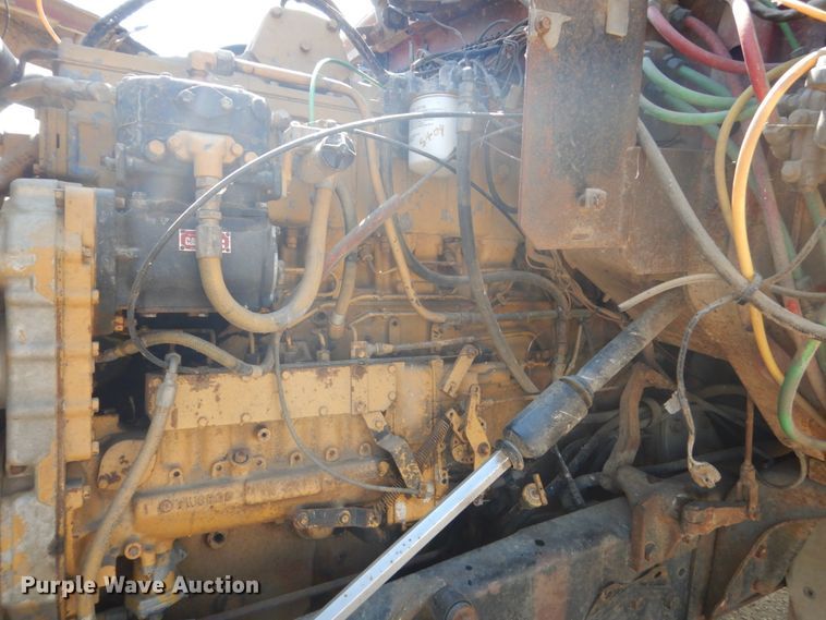 image for item FU9491 1977 Ford 9000 applicator truck