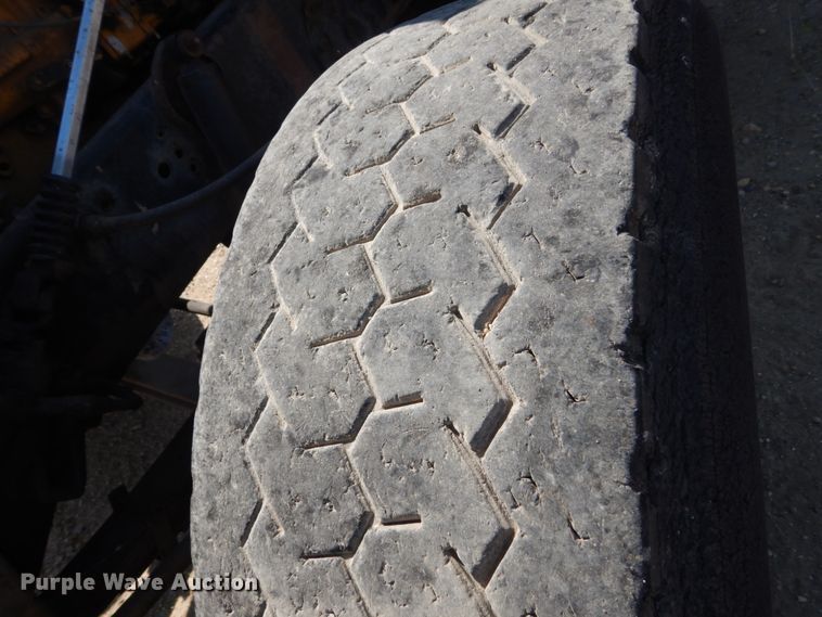 image for item FU9491 1977 Ford 9000 applicator truck