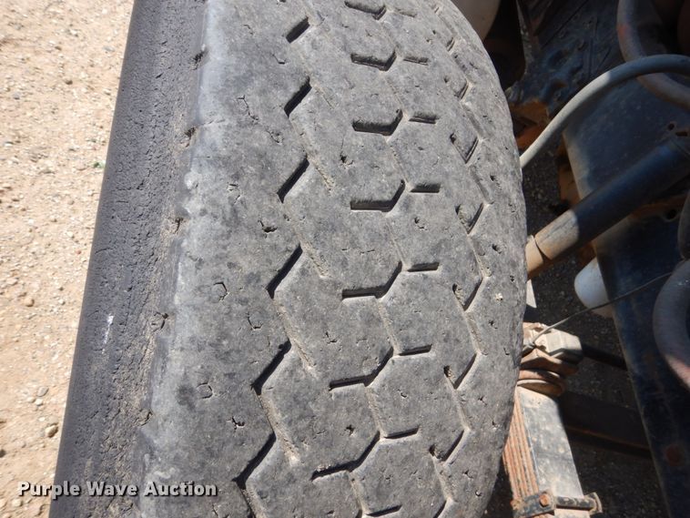 image for item FU9491 1977 Ford 9000 applicator truck