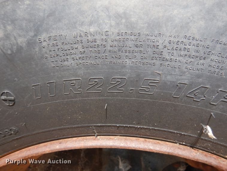 image for item FU9491 1977 Ford 9000 applicator truck