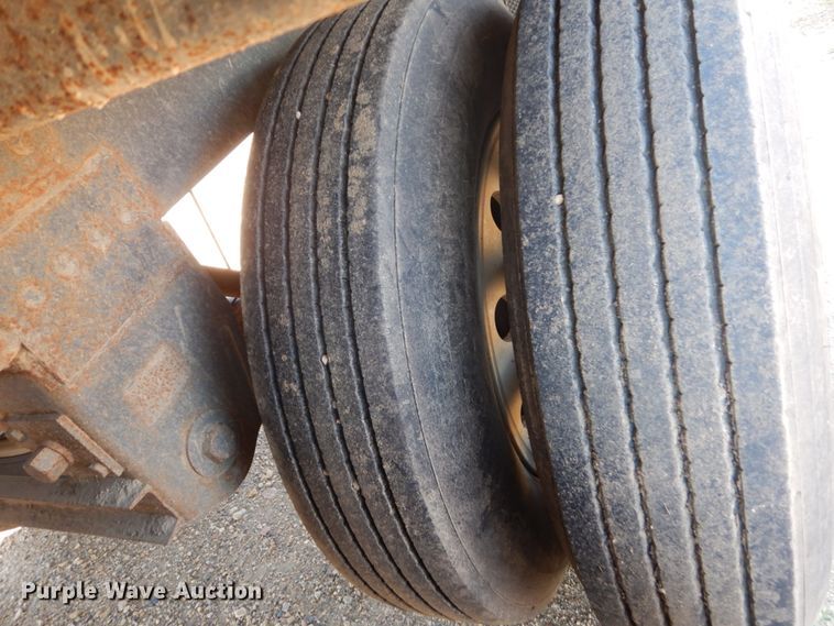 image for item FU9493 2010 Timpte double hopper bottom grain trailer