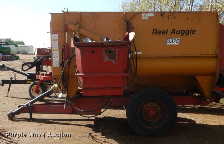 image for item FU9510 Reel Auggie 2375 feed mixer